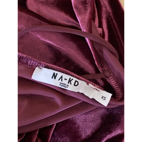 NA-KD Maroon Velvet Velour Sleeveless Cami Camisole Cowl Neck Crop Tank Top XS - Picture 4 of 5